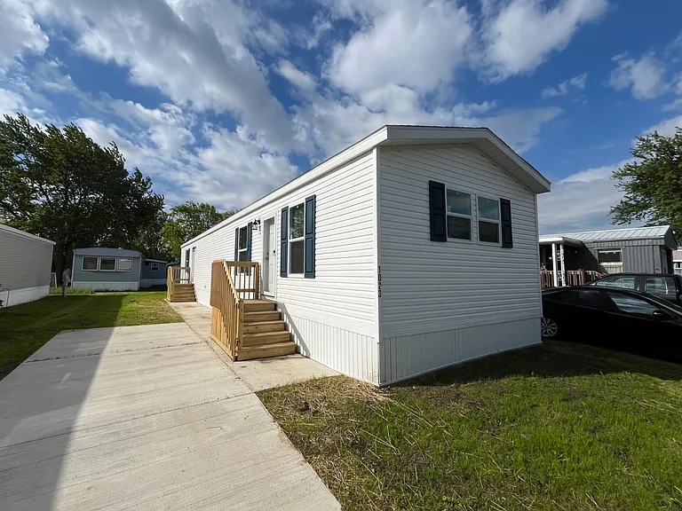 1023 Doune Dr — Photo 1