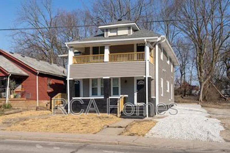 3 bed, 2.0 bath, 1300 sqft, $1,500 — Photo 2