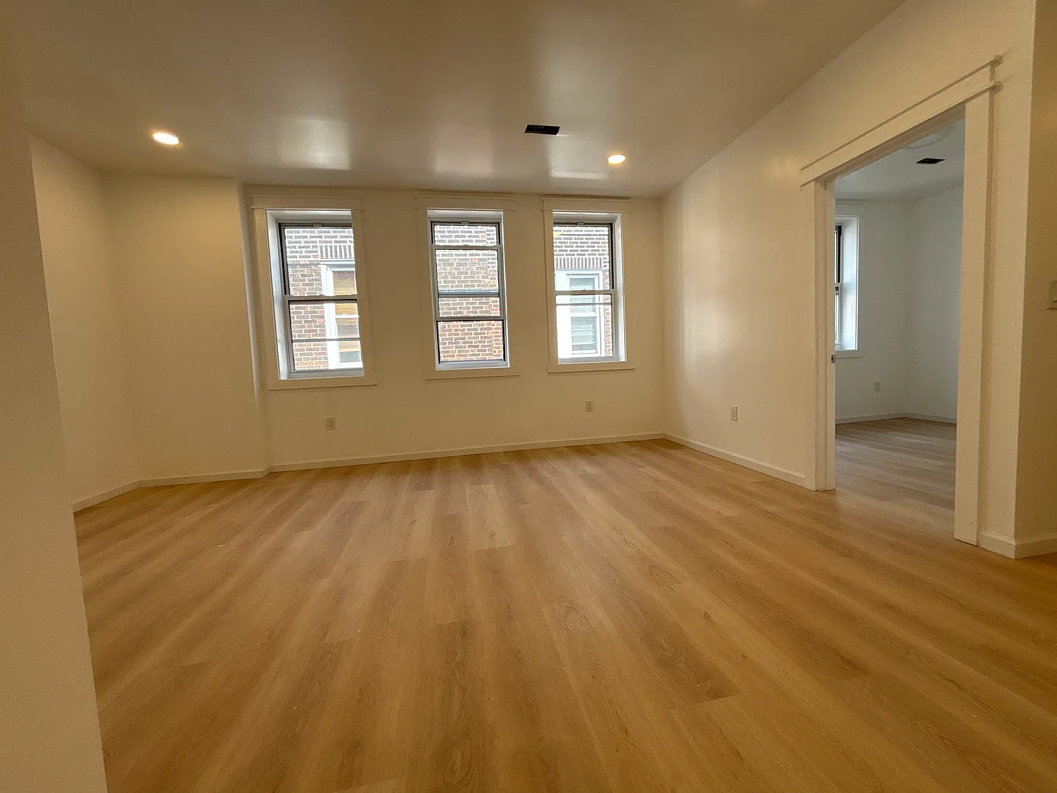 2516 Centre Ave — Photo 3