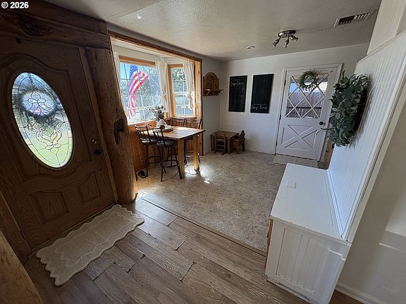 3rd image of 5968 E St