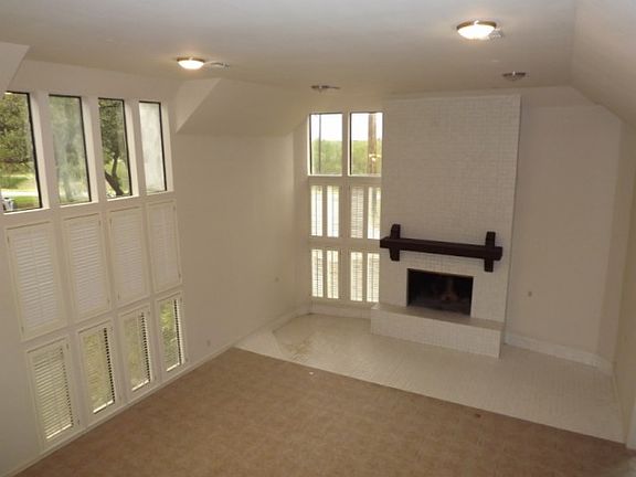 4th image of 3908 Neuhaus Dr