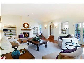 1st image of 3387 N Knoll Dr