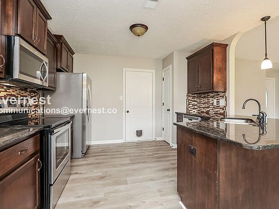 3rd image of 1363 Freedom Dr