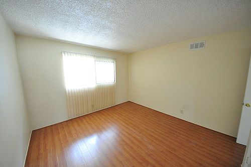 5th image of 1115 Highland Oaks Dr APT 7