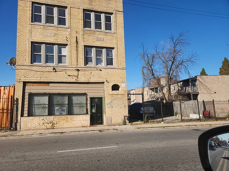 1048 N Cicero — Photo 1