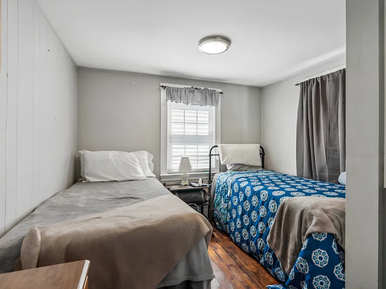 13 Carll Ave #2 — Photo 7