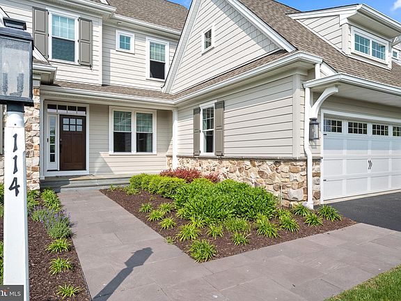 3rd image of 114 Chapel Hill Cir
