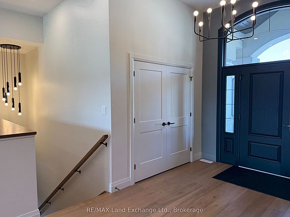 3rd image of 926 Bogdanovic Way