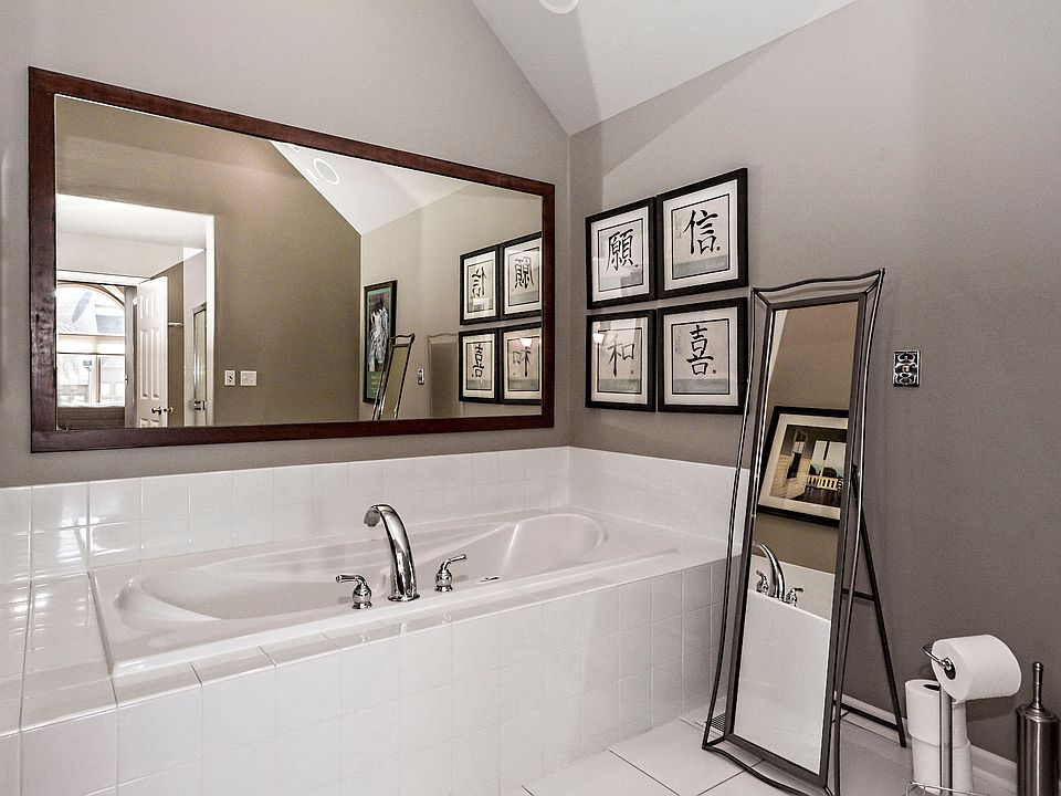 1st image of 927 W Andover Ct #71