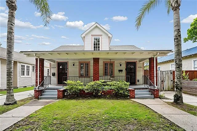 2703 Palmer Ave