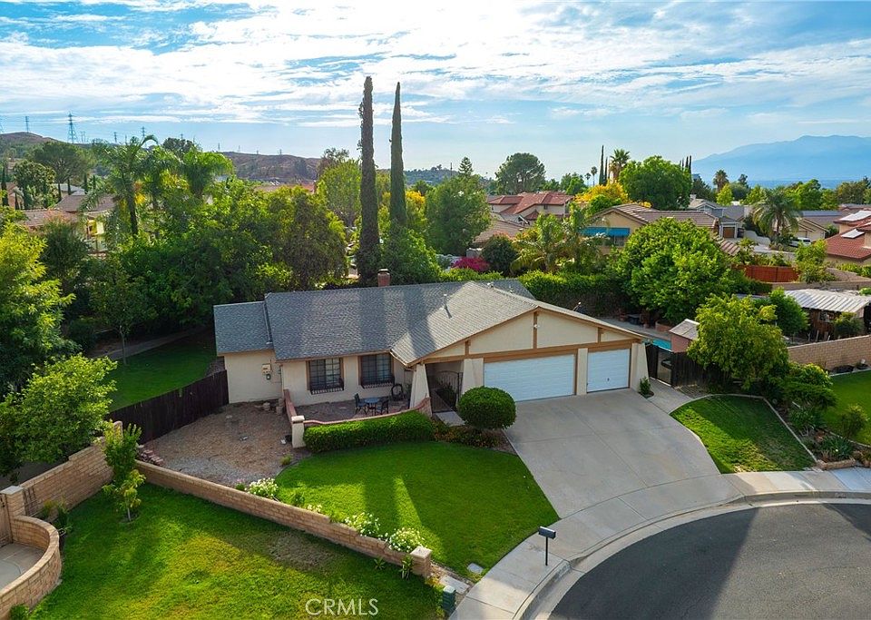 1st image of 25809 Davis Way