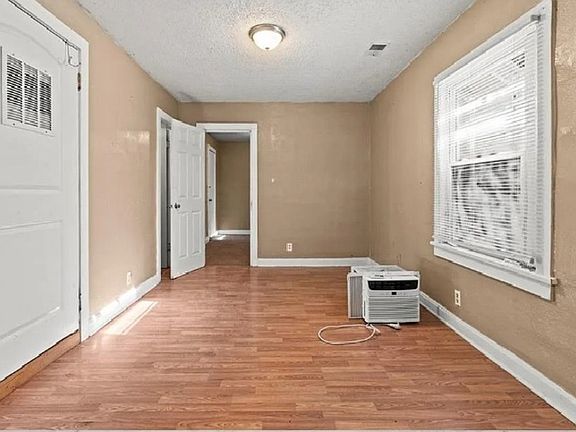 4th image of 619 Newton Ave Unit B