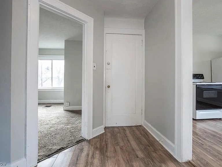 1738 E 296th St #2 — Photo 3