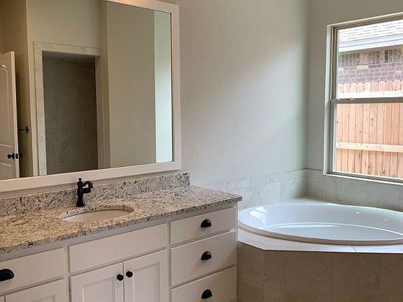2nd image of 1314 Solomon Ln