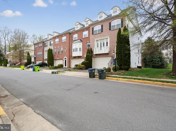 4633 Carisbrooke Ln, Fairfax, VA 22030