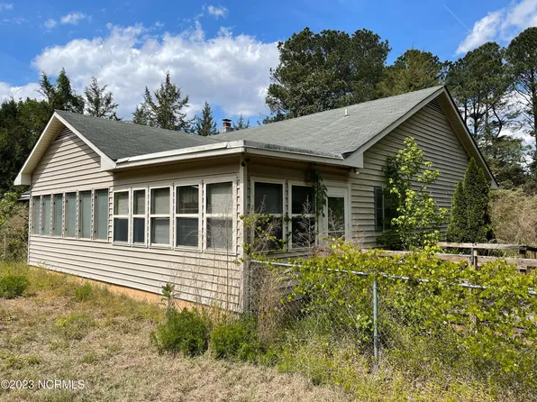 4190 Aarons Way, La Grange, NC 28551