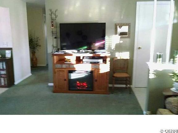 3rd image of 165 Brentwood Ln