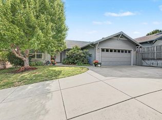 120 Andi Ct, Talent, OR 97540