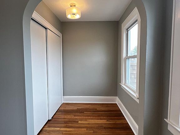 3rd image of 14 Schuyler Ct Floor 2