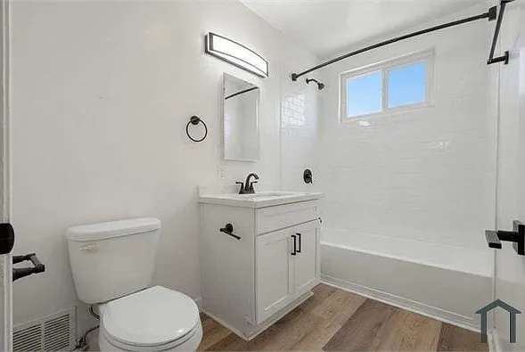 3933 Nicolet Ave #8 — Photo 7