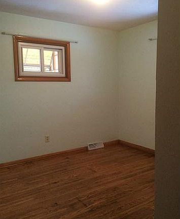 4th image of 33 Island View Ave