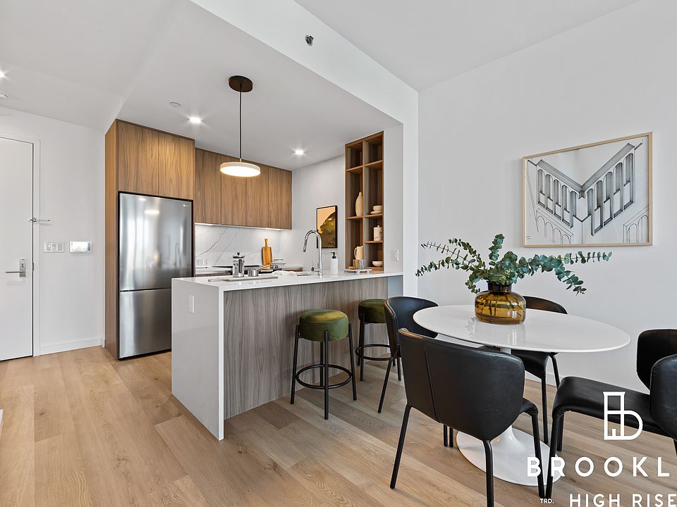 1st image of 50 E 10th St #601