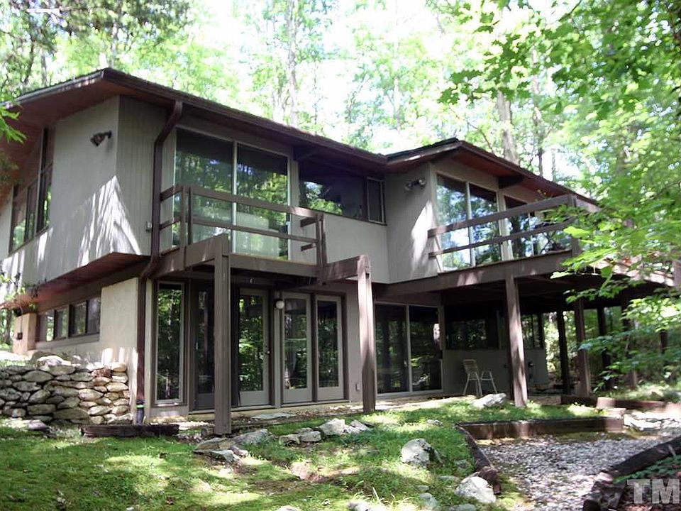 1st image of 2415 Falls Dr