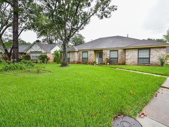 3rd image of 10303 Pine Pass Dr