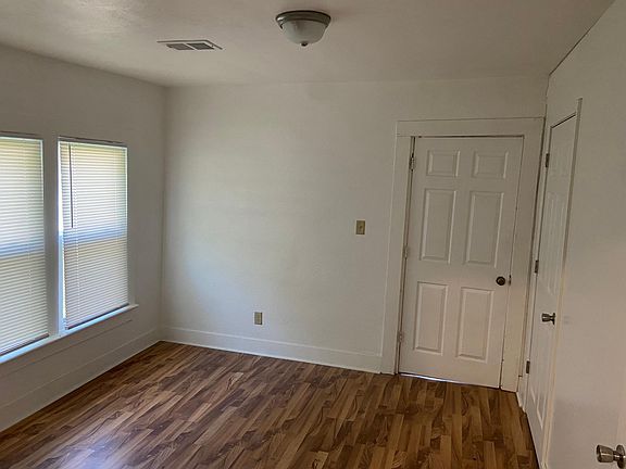 4th image of 619 Christie St