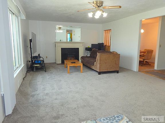 2nd image of 160 Alpine Dr