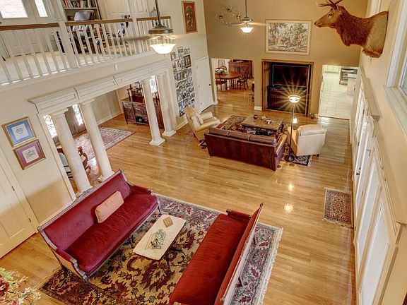 3rd image of 223 Country Club Dr