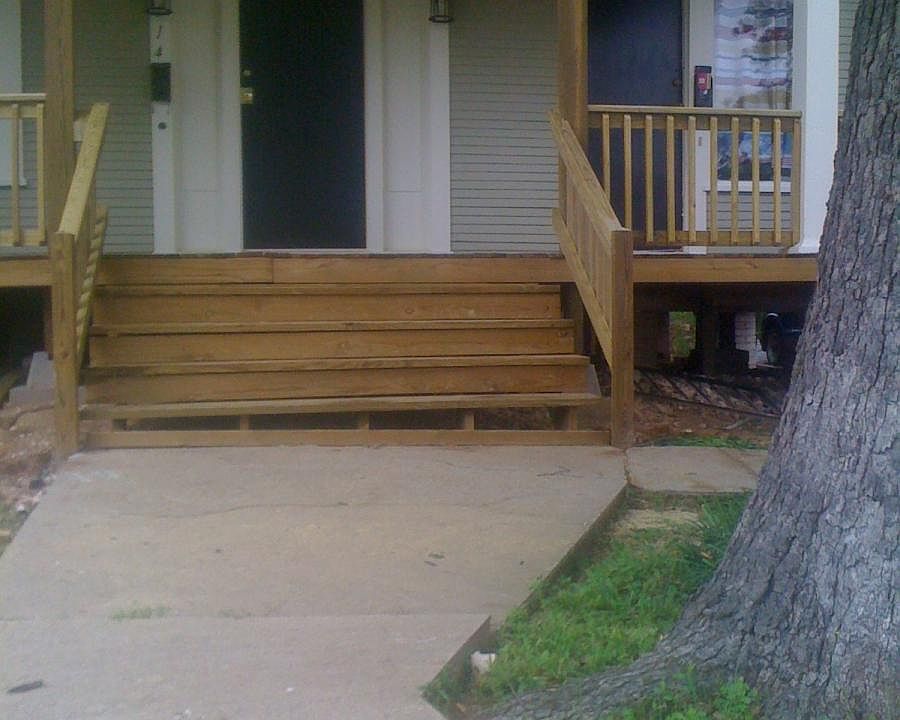 FRONT OF HOUSE