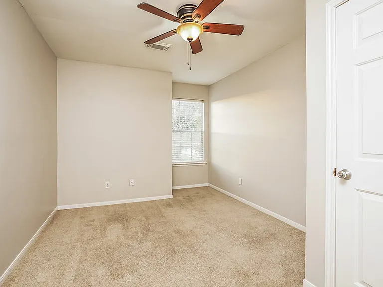 2803 Green Hollow Ct — Photo 16