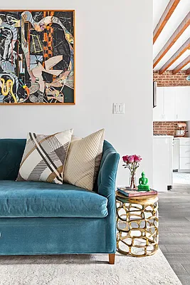 Sold by Compass | media 9