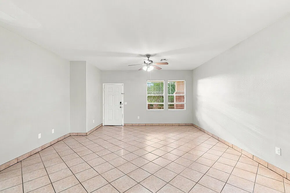 3 bed, 2.0 bath, 1278 sqft, $1,900 — Photo 4