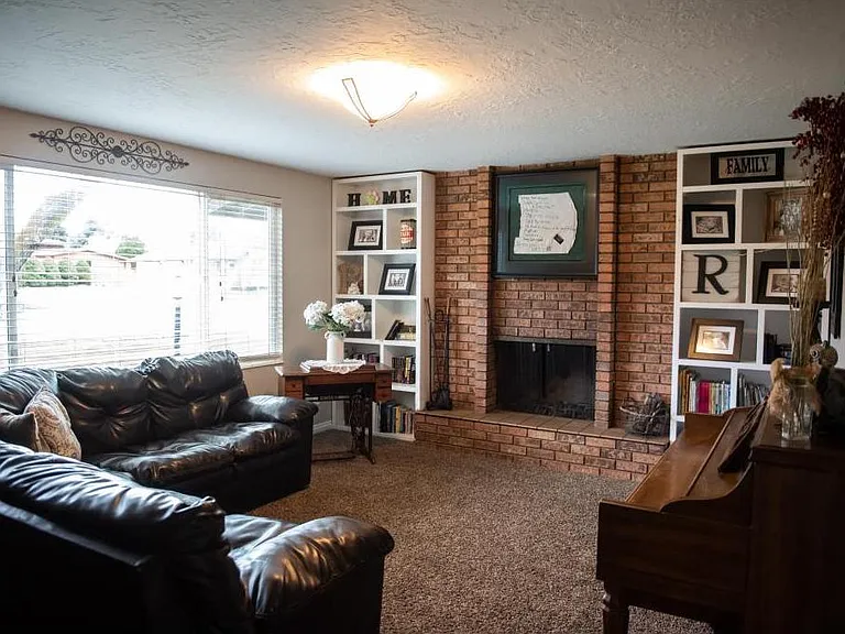579 Shamrock Dr — Photo 26