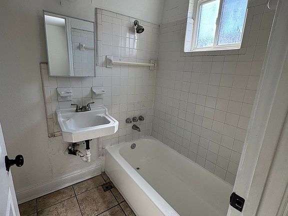 5th image of 110 Gennaro Pl APT E