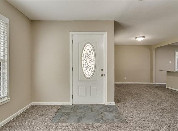 2nd image of 3008 Binyon St