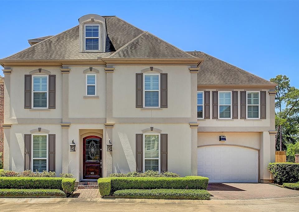 This immaculate, upgraded home is zoned to the exemplary SBISD, across the street from Moritz Park, and only minutes from shopping, dining, & entertainment, with easy access to freeways. Not in a flood zone and walking distance to the elementary scho