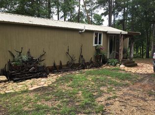 1055 S Shoreline Dr, Florien, LA 71429