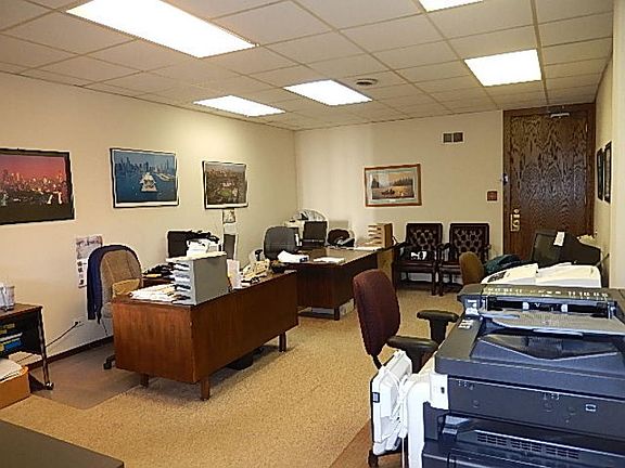 4th image of 4647 W 103rd St Ste 1G