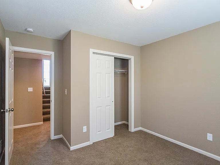 Parkway Oaks Townhomes and Duplexes — Photo 23