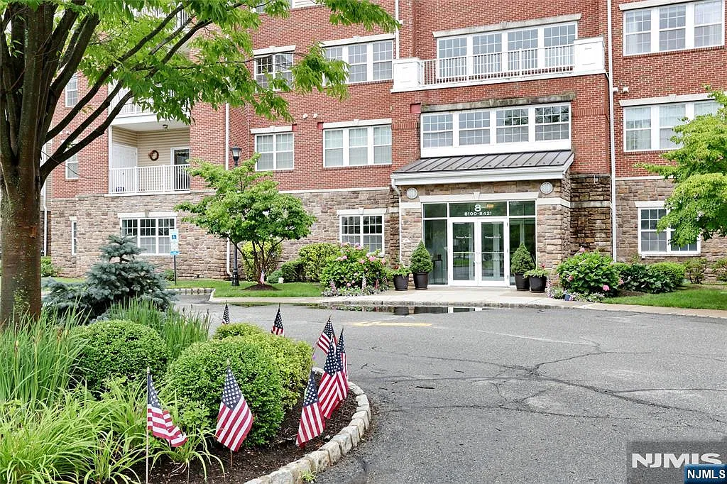 2 bed, 2.0 bath, $3,600 — Photo 2