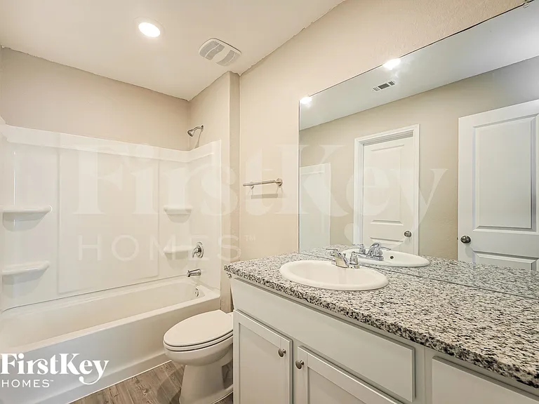 2404 Lake Hls — Photo 13