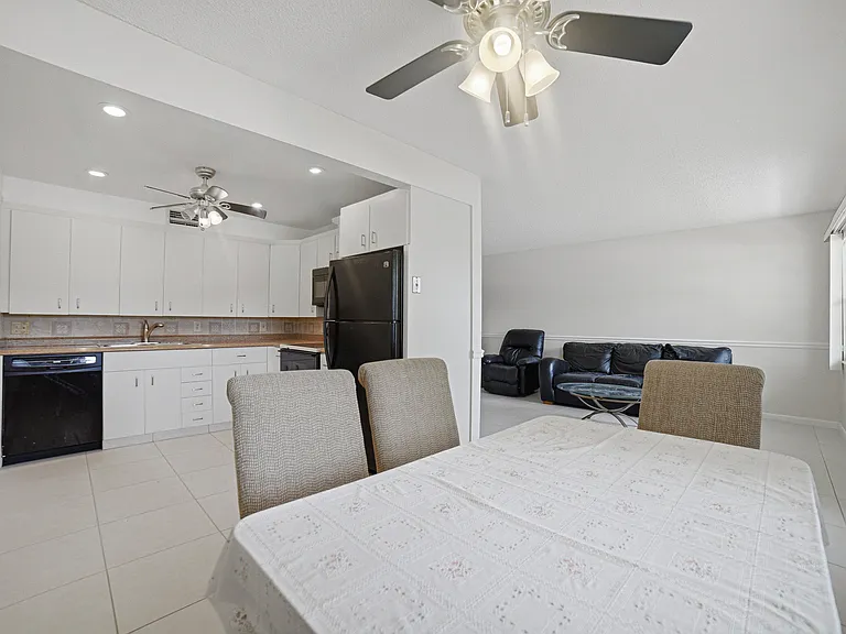 1025 Newcastle Dr #1025-B — Photo 10