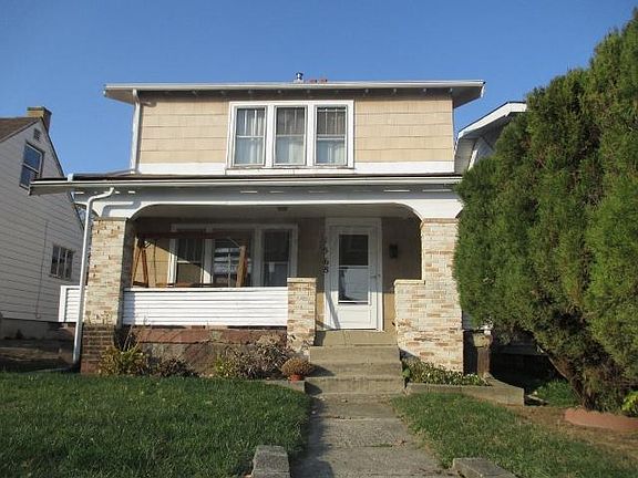 2nd image of 1568 Safford Ave
