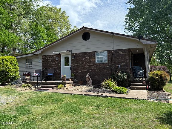 3rd image of 211 Circle Rd