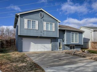 19116 R St, Omaha, NE 68135