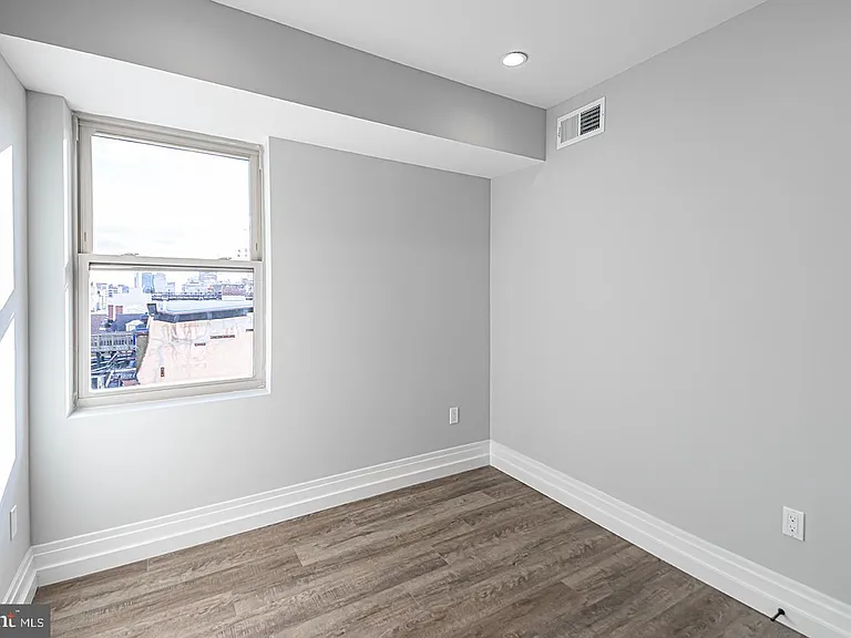 526 Brown St #206 — Photo 17