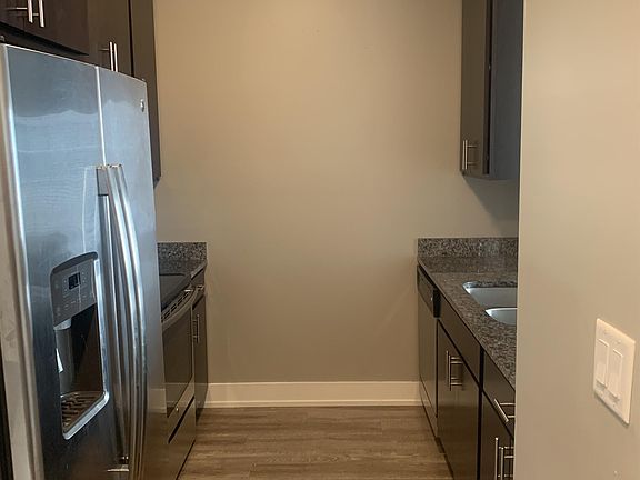 4th image of 1809 N Cambridge Ave APT 505